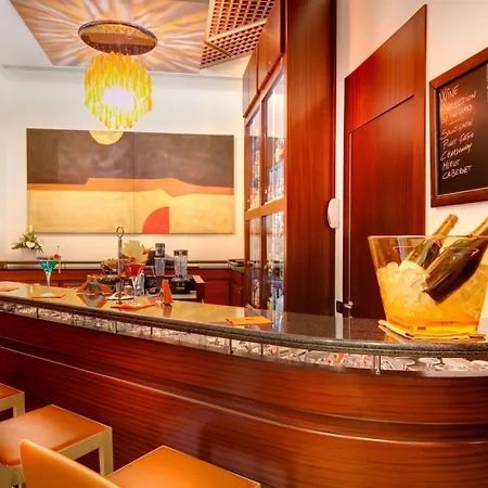 Genova Hotel 4*
