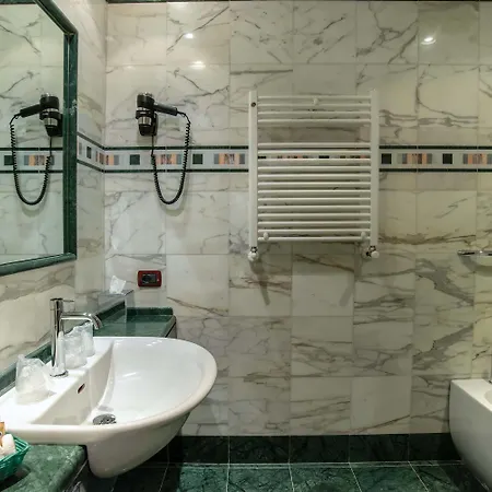 Genova 4*