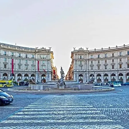Genova Szálloda